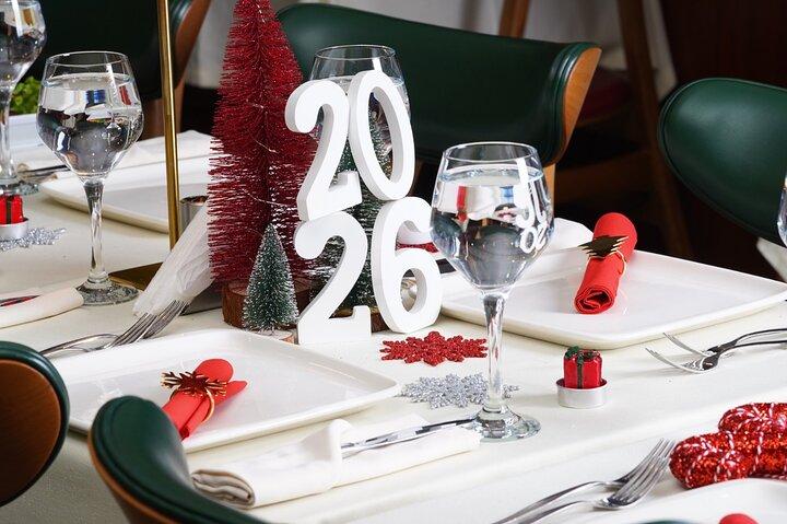 Istanbul: New Year's Eve Bosphorus Cruise with Dinner Shows