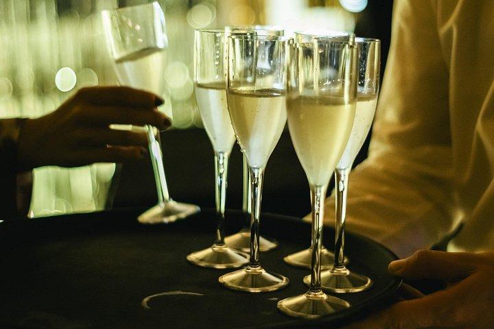 リスボン:船上でドリンク、軽食、花火を楽しみながら過ごす大晦日。