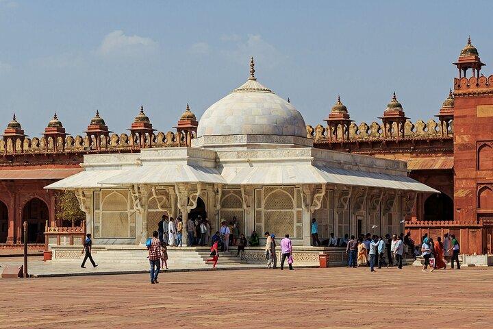 Taj Mahal Agra Fort And Fatehpur Sikri Tour From Agra BY Tuk Tuk（タージ・マハル・アグラ・フォート・アンド・ファテープル・シークリー・ツアー）