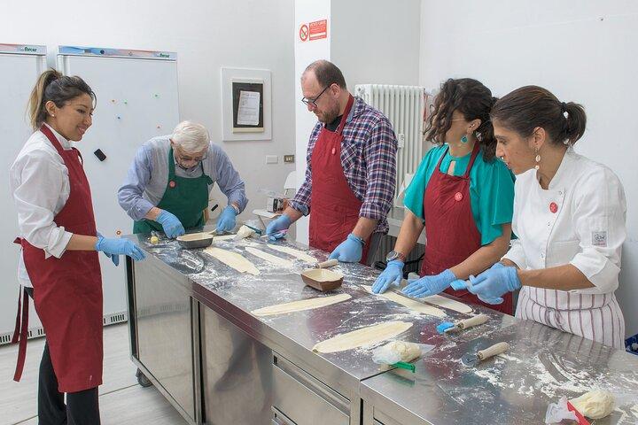 Aula de Massas Coloridas e Tiramisu em Milão