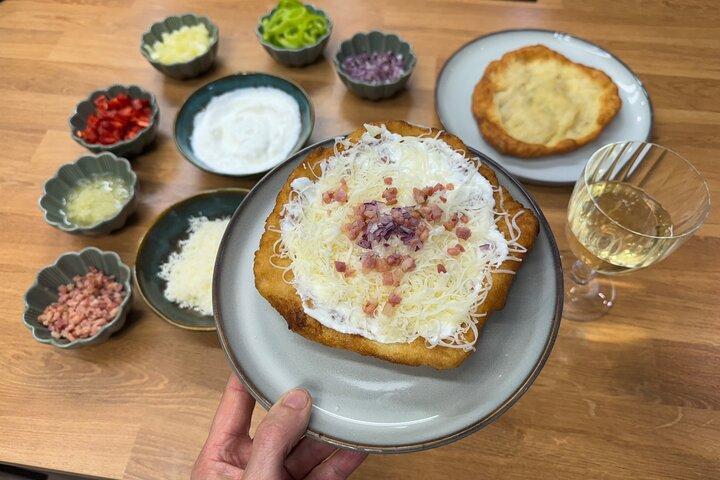 Hungarian Langos Making Class: A comida de rua número um na Hungria