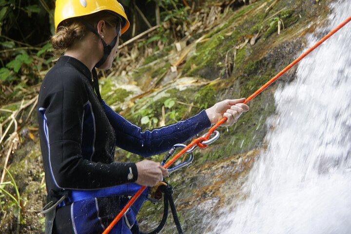 Canyoning in Minca: Wasserfallabstieg
