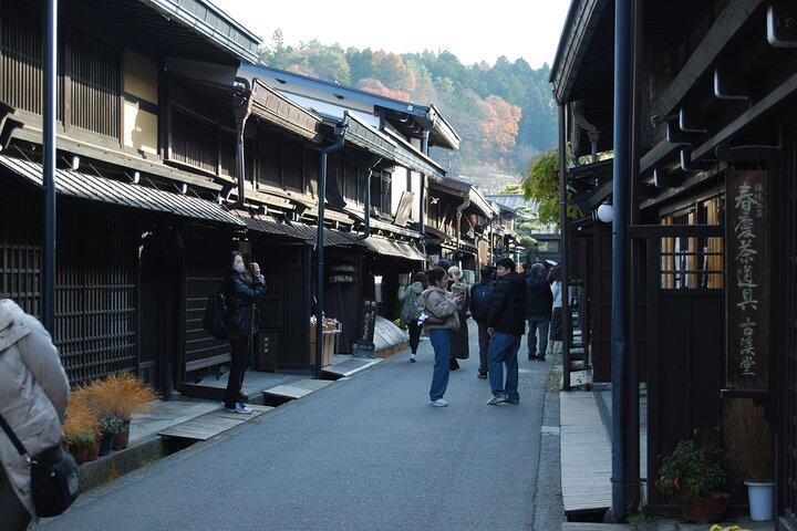Visite à pied dans la vieille ville et les rues historiques de Takayama