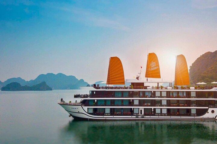 Halong Bay Luxury Cruise 2D1N with Meals and Transfer from Hanoi