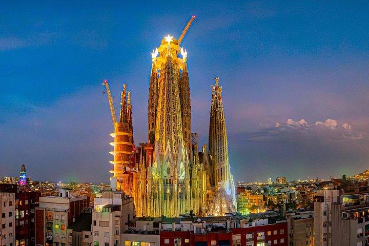Barcelona in 3h: Sagrada, Batlló, Pedrera & Gothic Quarter walk