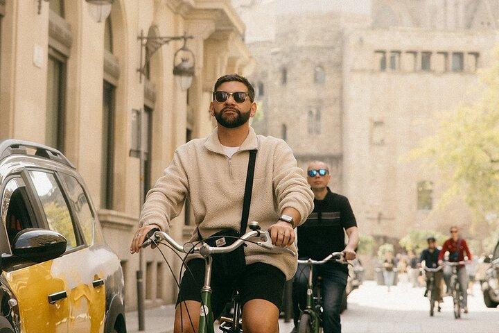 Barcellona 3 ore Tour in bicicletta o in e-bike : Gaudí in bicicletta