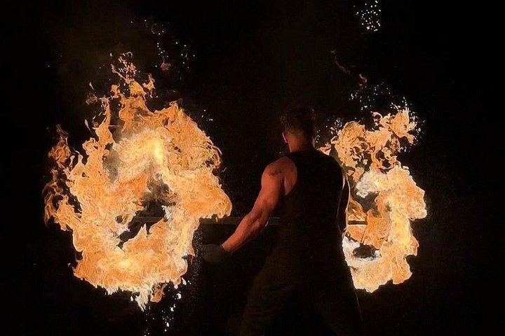 ドバイ半日砂漠ツアー：ラクダ乗り、クワッドバイク