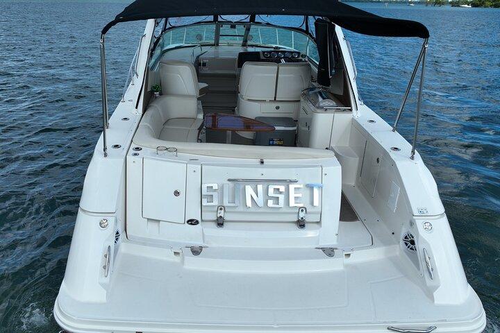 37 Ft Yachtverleih für 2 oder 4 Stunden, Bluetooth, In der Miami Bay