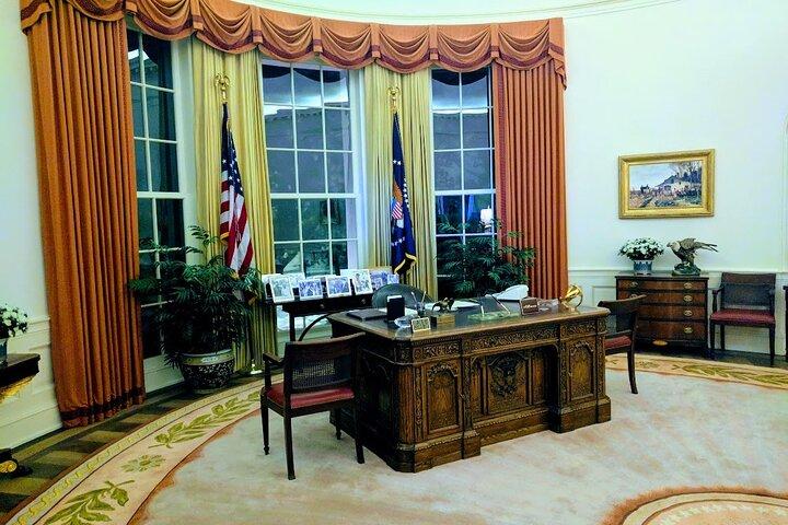 ロナルド・レーガン大統領図書館ツアー（ホテルピックアップ付き）