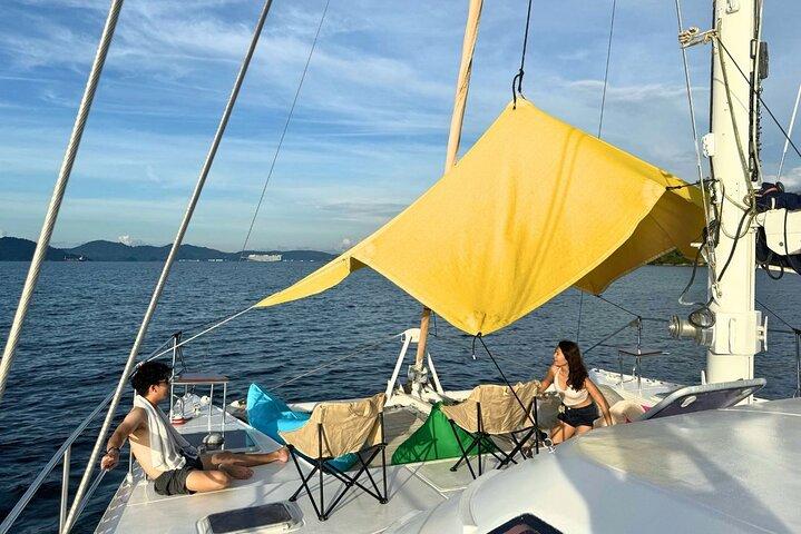 Kota Kinabalu : Catamarán Snorkeling, Paddlebord, Kayak con comida