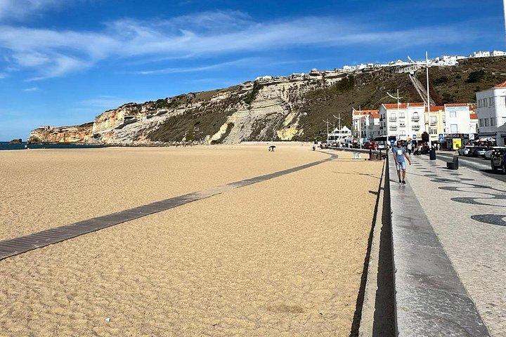 リスボンからポルトへのツアー（途中いくつかの停留所あり）