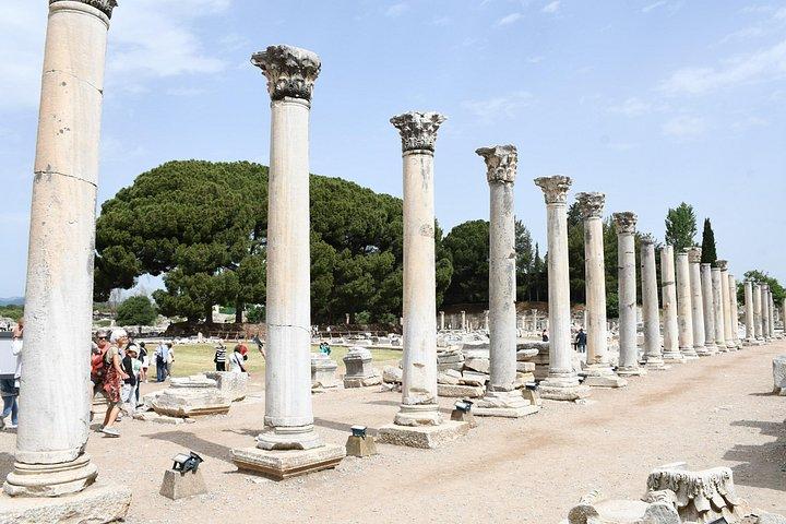 マグネシア古代都市,鉄道博物館ツアーとトルコ風呂（オプション）