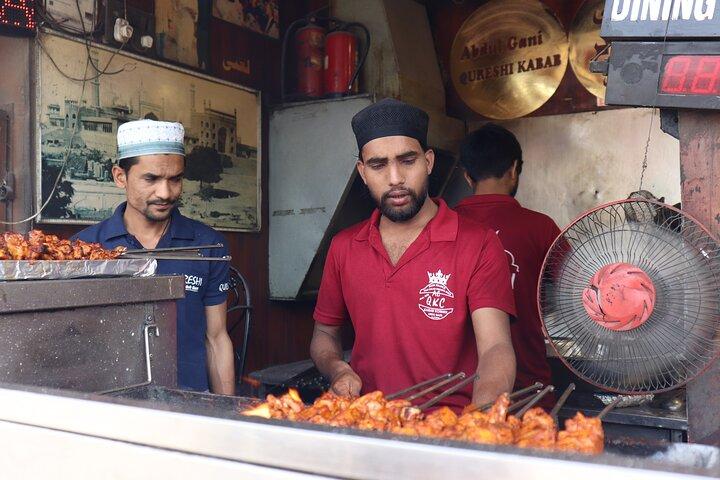 Tour del mercato del cibo e delle spezie di Old Delhi Street