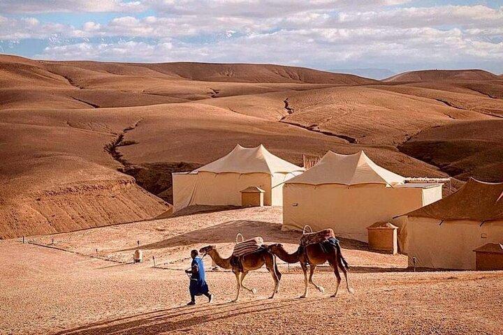 Marrakech: Agafay Desert Quad biking tour with dinner Show