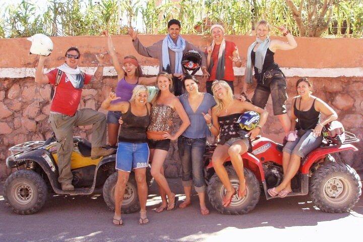 Marrakech: Agafay Desert Quad biking tour with dinner Show