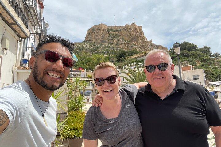 Alicante Private Walking Tour com um local