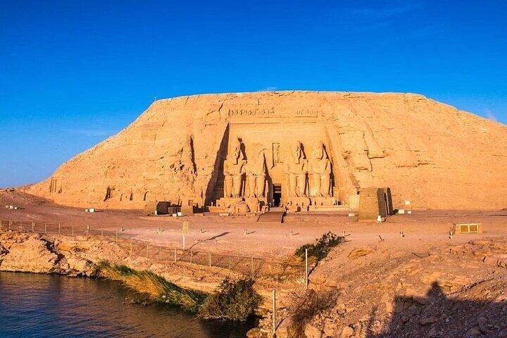 Tour all inclusive di Abu Simbel da Assuan