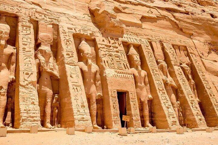 Tour all inclusive di Abu Simbel da Assuan