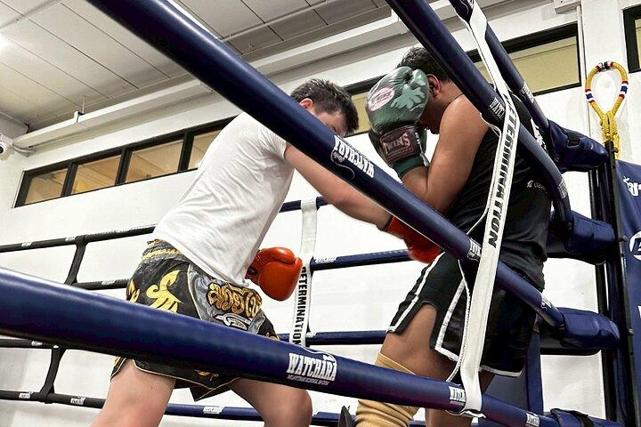 Aulas de Muay Thai em Watchara Muay Thai Gym