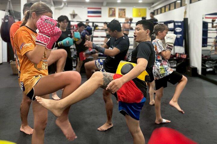 Aulas de Muay Thai em Watchara Muay Thai Gym