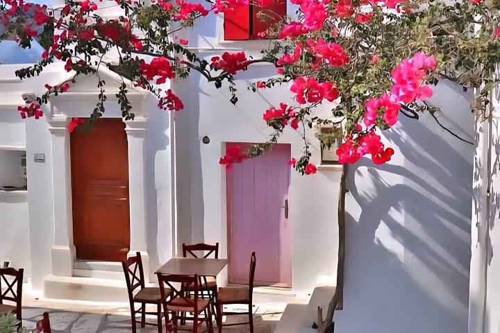 Isla de Tinos y Iglesia de Panagia desde Atenas