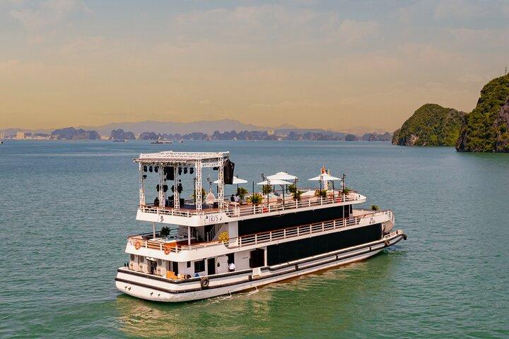 Hanoi : Halong Bay Premier Day 5-Sterne-Kreuzfahrt mit Whirlpool