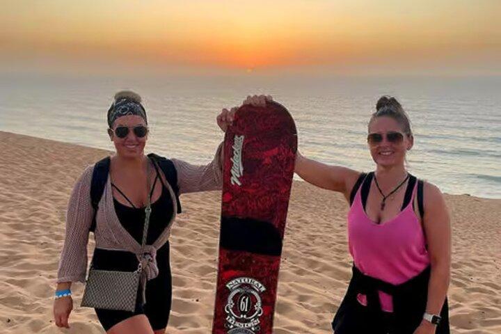 Tour del tramonto nel deserto di Agadir: sandboard sull'oceano e barbecue marocchino