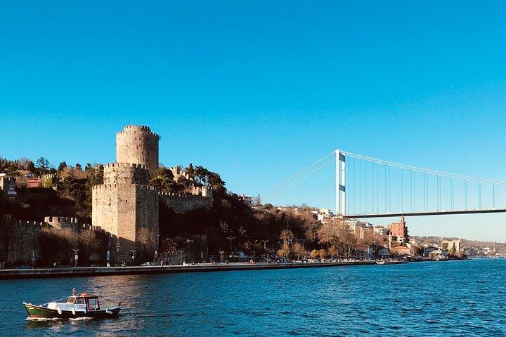 Explore Istanbul with Digital Guide by Locals