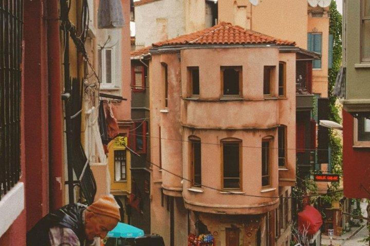 Explore Istanbul with Digital Guide by Locals