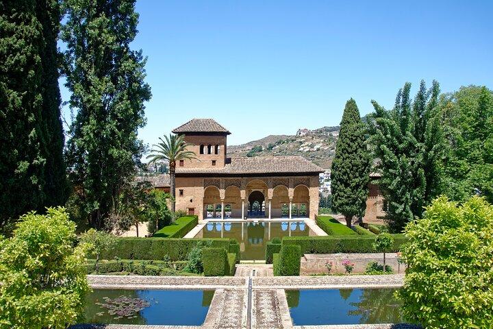 Full-Day Alhambra from Seville: Small Group & SkipLine Experience