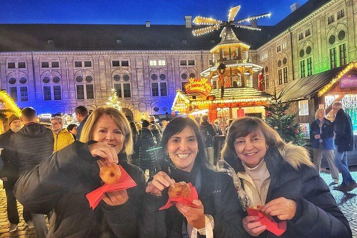 Recorrido original por el mercado de Navidad de Múnich con vino y comida festivos