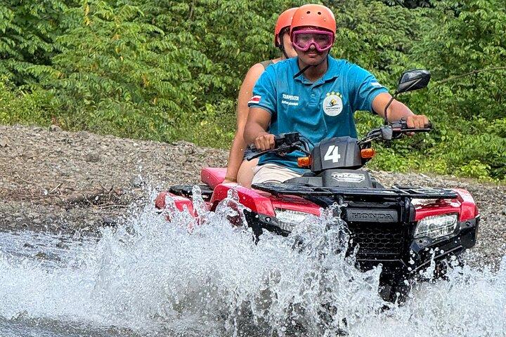 Costa Rica Nuevo Colon ha condiviso un'esperienza di tour in 4WD