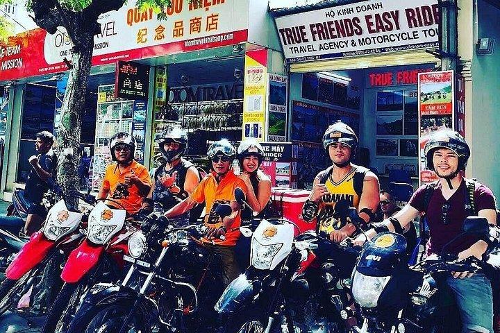 バホーの滝と田舎ガイド付きバイクアドベンチャー