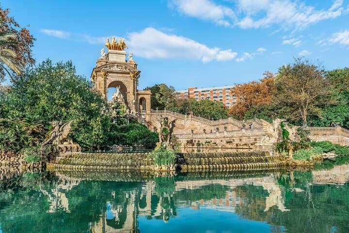 Barcelona Audioguided walking tour 2h30 and 26 reviews
