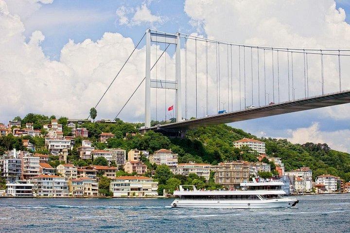 Full Day Istanbul Old Modern Tour with Bosphorus Cruise