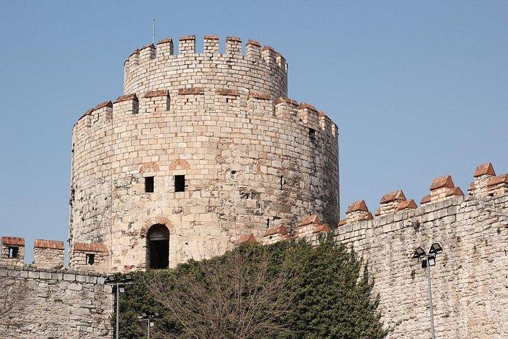 Full Day Istanbul Old Modern Tour with Bosphorus Cruise