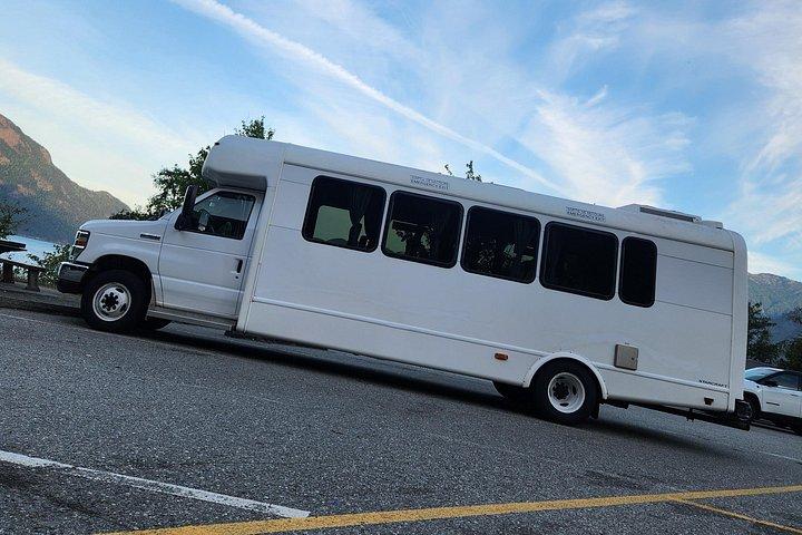 Yvr空港からウィスラー専用シャトル送迎（24名）