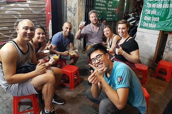Hanoi Street Food Tour Piccolo gruppo guidato da foodie locale