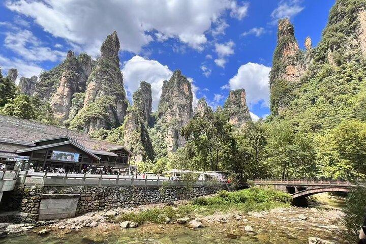 2days private tour from Chongqing to Zhangjiajie avatar Mout.