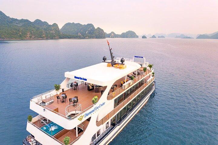 Dagcruise Halong Bay met lunchbuffet door Diamond Era Cruise