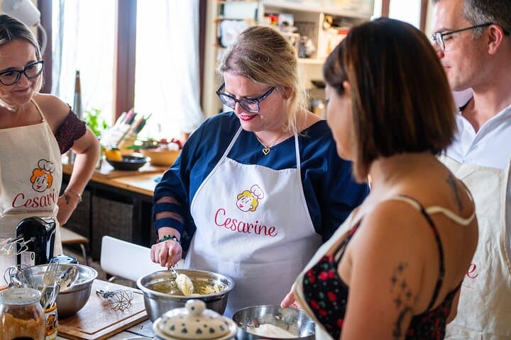 Private market tour and cooking class with lunch or dinner in Pompei