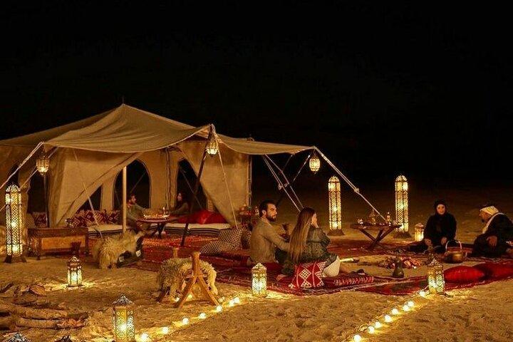 Übernachtung Wüste & Dinnershow mit Kamelfahrt mit Quad