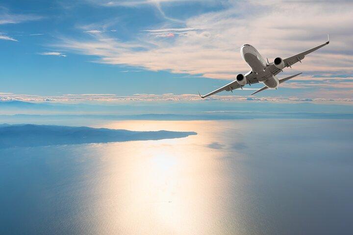 アテネ空港からアテネのホテルへ高級車でプライベート送迎