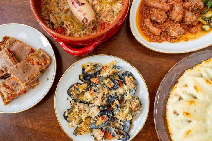 ヴィラ・デステ近郊の地元家でランチまたはディナー＆料理デモ