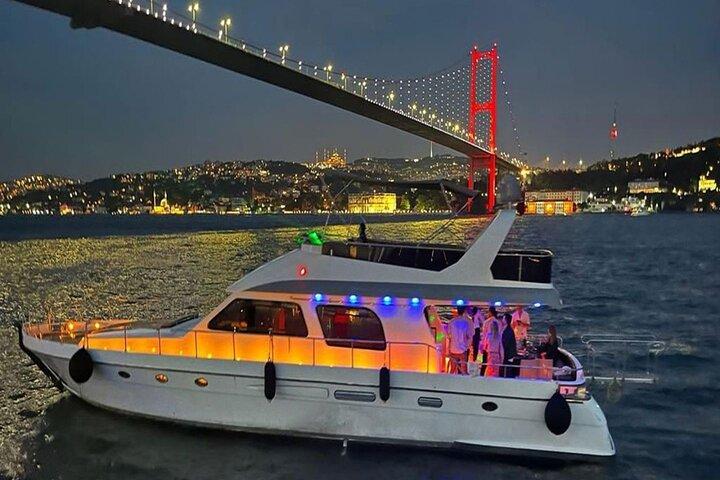 Private Yacht Bosphorus Cruise (2 Hours) - Istanbul Luxury Yacht