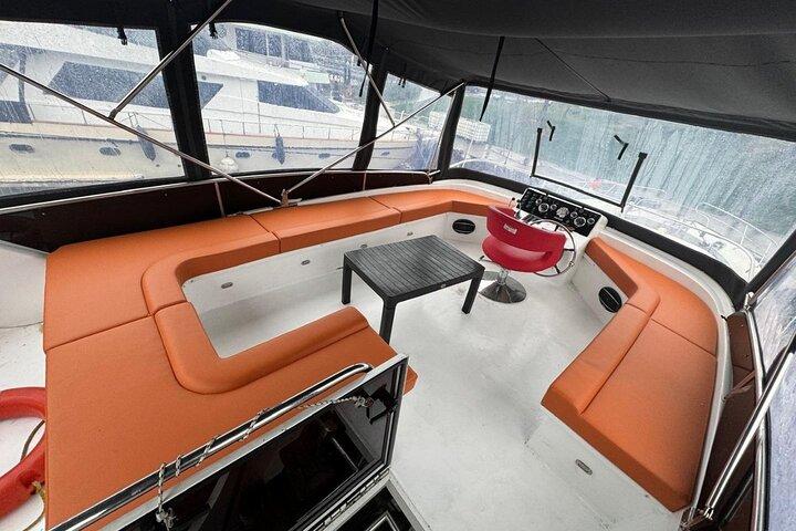 Private Yacht Bosphorus Cruise (2 Hours) - Istanbul Luxury Yacht