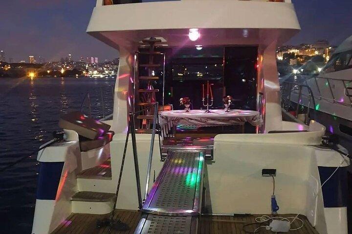 Private Yacht Bosphorus Cruise (2 Hours) - Istanbul Luxury Yacht