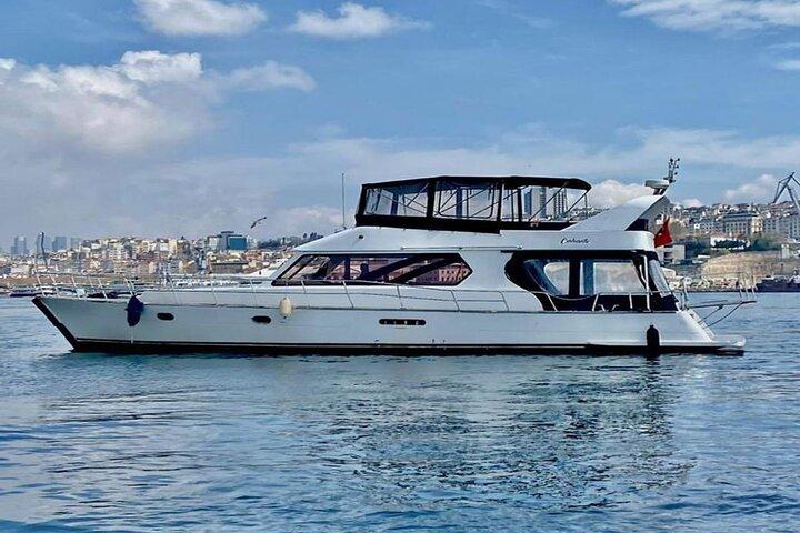 Private Yacht Bosphorus Cruise (2 Hours) - Istanbul Luxury Yacht