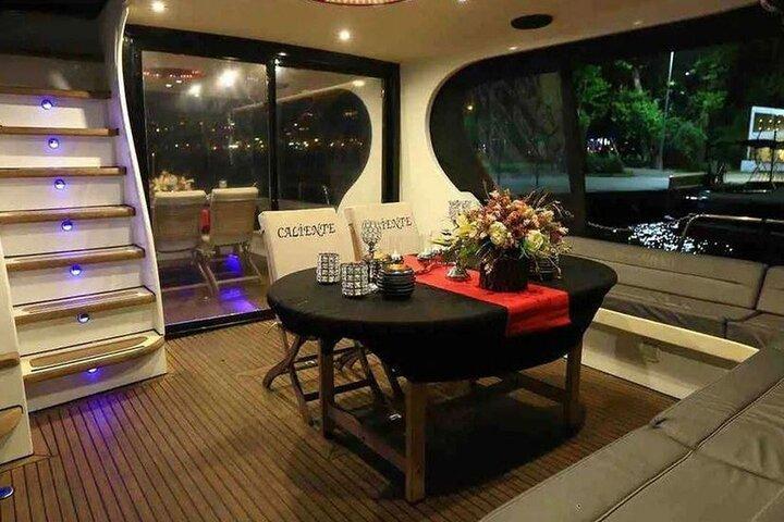 Private Yacht Bosphorus Cruise (2 Hours) - Istanbul Luxury Yacht