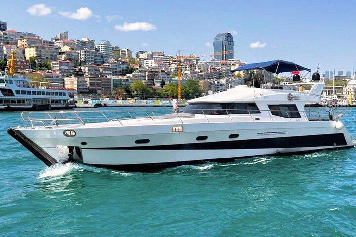 Private Yacht Bosphorus Cruise (2 Hours) - Istanbul Luxury Yacht